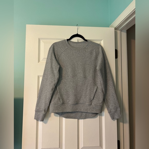lululemon athletica Sweaters - Lululemon women’s crew neck, amazing material, size 6. In great condition.